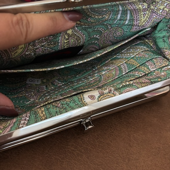 HOBO International Lauren Ivory Leather Double Kisslock Wallet Clutch - Picture 5 of 13